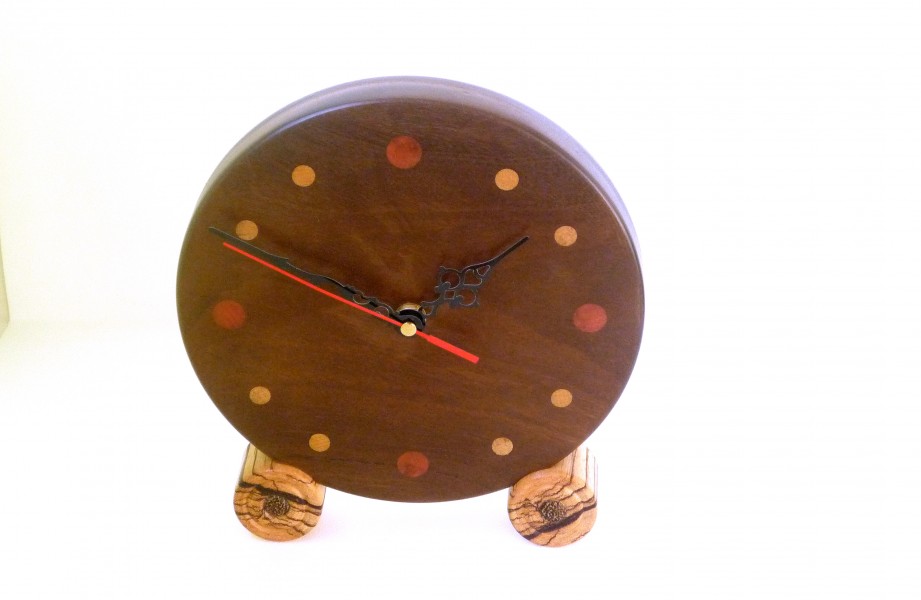 handmade-wooden-clock