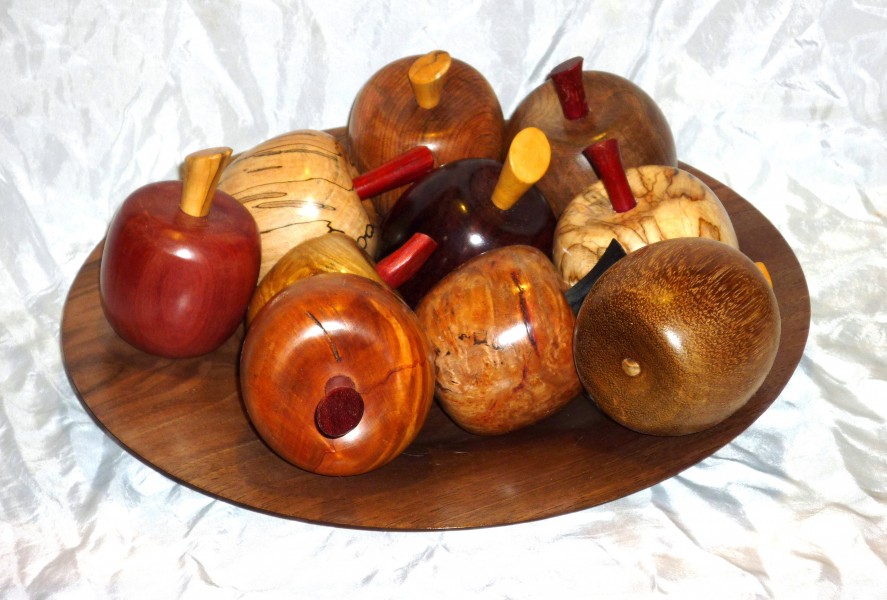 handmade wooden apples in handmade wooden bowl