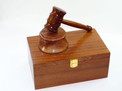 Boxed mahogany gavel set with dovetail joints and brass catch