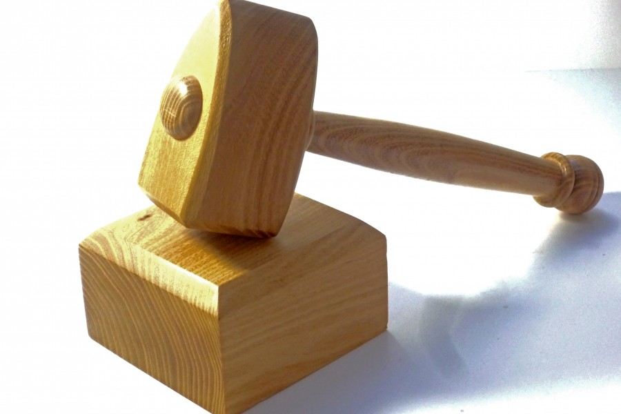 acacia-wood-gavel and block
