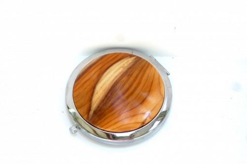 compact with decorative wooden top in English Yew