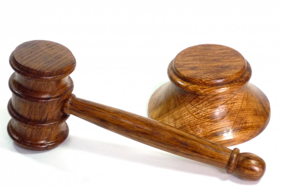 Wooden Gavel & Block Classic Old English Brown Oak Tommy Woodpecker