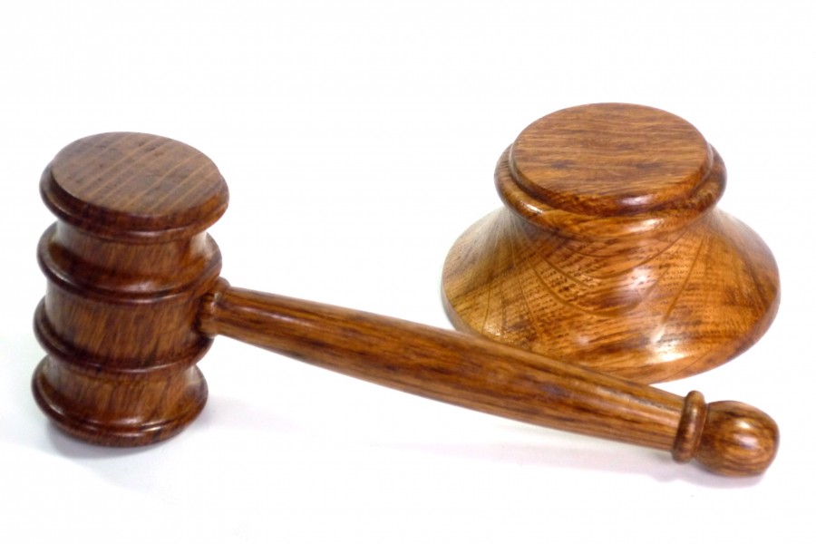 Wooden Gavel & Block Classic Old English Brown Oak Tommy Woodpecker