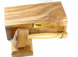 Handmade boxed gavel set with classic mason's gavel and block