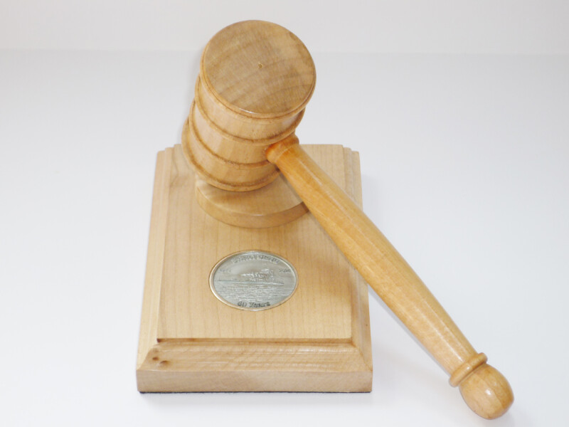 Handcrafted Mahogany Presentation Gavel & Striking Block - Image 9