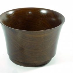 Handmade wooden bowl in Imbuia wood